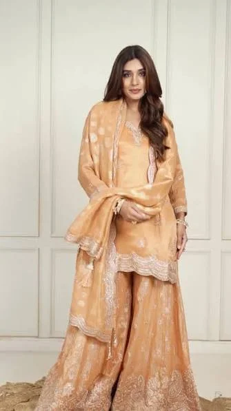  Classy Kurti Caption Instagram ideas for an elegant outfit
