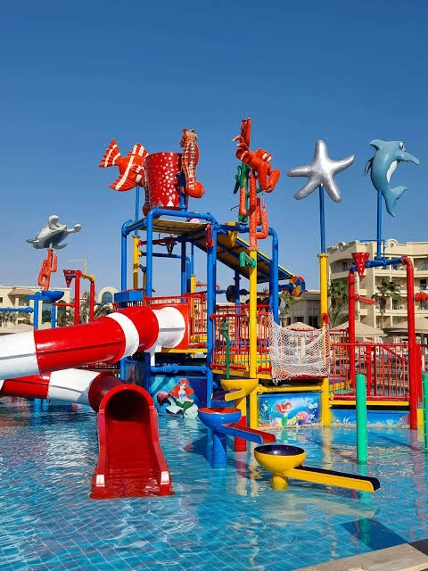 Caption for water park: fun summer water park photos